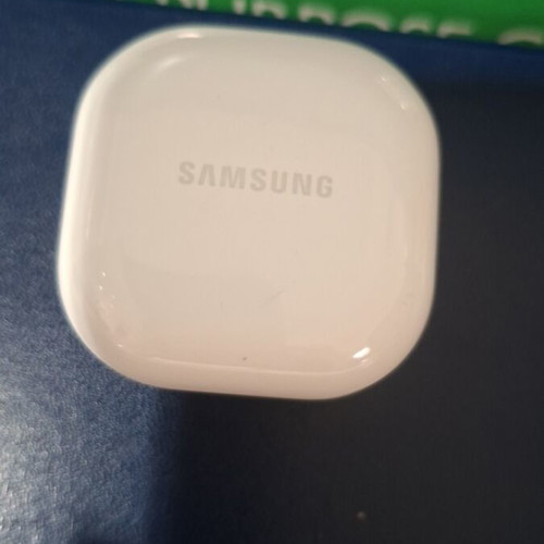 Samsung Galaxy Buds2 Bluetooth Handsfree like new with sweat resistance and charging case graphite
