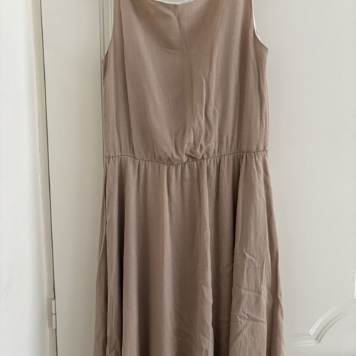 Sleeveless nude dress used, size M 38 10, elastic waist