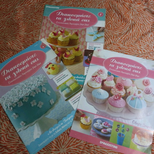 Decorate Your Sweets 3 Deagostini Issues like new with gift base