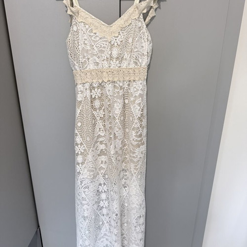Γυναικείο φόρεμα Lipsy London boho σαν καινούργιο λευκό με μπεζ και κεντήματα