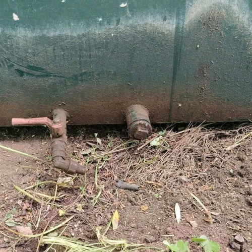 Oil tank 1000 liters like new in excellent condition
