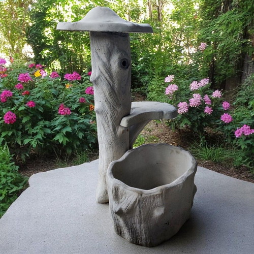 Isabella Garden Concrete Fountain new, unpainted