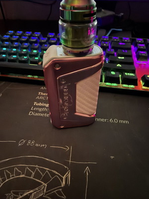 Eagis Legend 2 vape mod like new with 4 new batteries