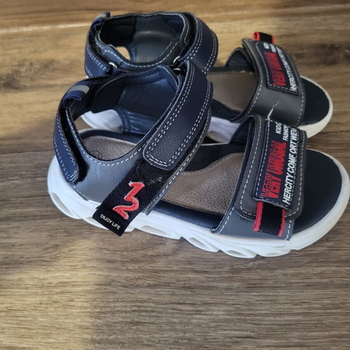 Oscal leather sandal with lights, size 30, boys