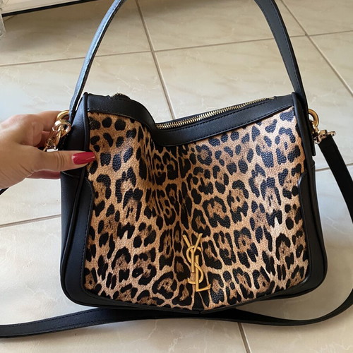 Leopard shoulder bag like new, medium size, black and brown
