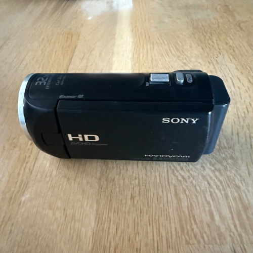 Sony Handycam HDR-CX220 Full HD camcorder like new