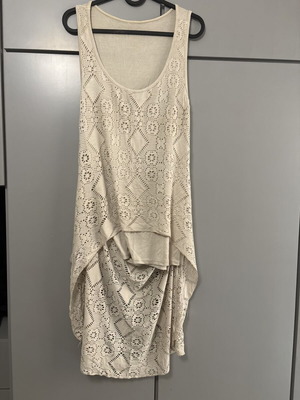 Sleeveless Beige Blouse with Asymmetric Cut and Lace, Size Large