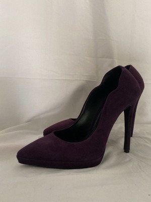Tsakiris Mallas purple suede pumps like new, size 40