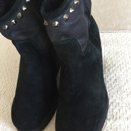 Ash suede ankle boots with fur and studs, size 37, black