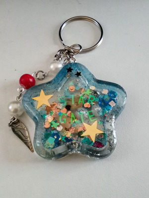 Handmade Shaker keychain pendant new, blue multicolor