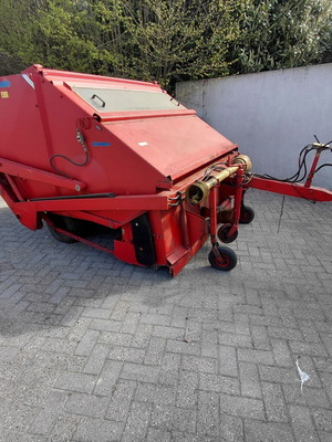 Sweeper machine with high tip hopper, PTO drive