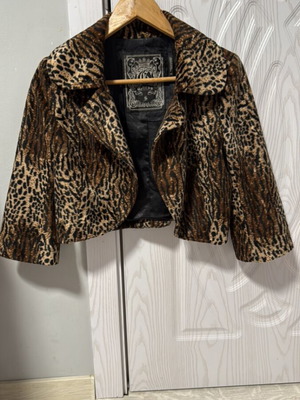 Guess short jacket used but well preserved