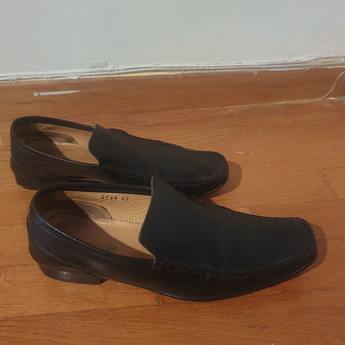 Haralas men's leather moccasins like new, size 43, black