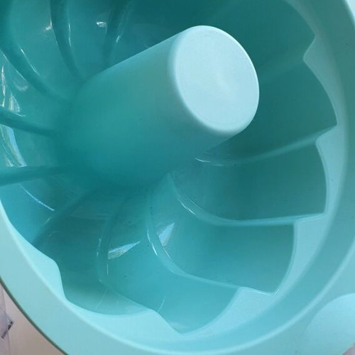 Tupperware Bundt Silicone Mold XXL new