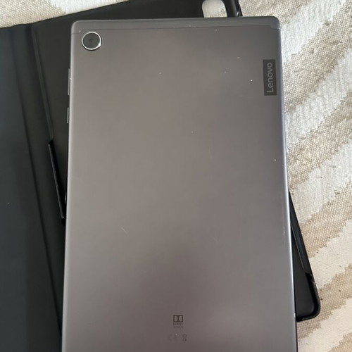 Lenovo Tab M10 HD 4/64GB tablet like new with case