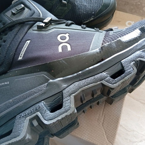 On M Cloudrock Waterproof boots like new, size 44, black