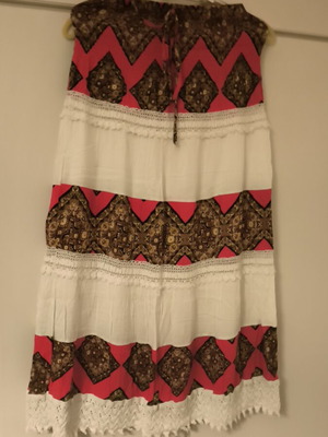 Maxi skirt with elastic waist used, white and red