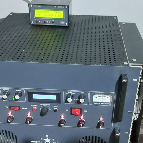 Medium Wave Transmitter like new, 510-1710 Khz, 0-600 Watt, Am Stereo