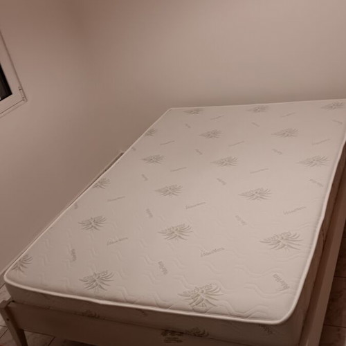 Bed with mattress like new, 140x200 cm, beige cream color