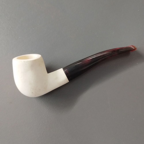 Meerschaum pipe like new, simple design
