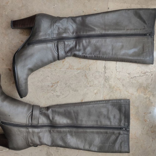 Anne Klein women's boots size 37 used