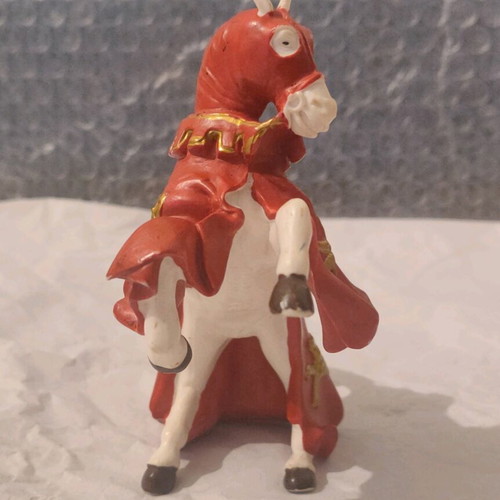 King Richard Lionheart figure and his red horse used