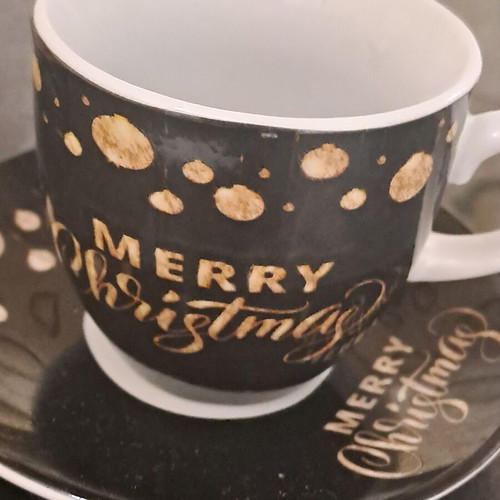 Coffee cups with saucers, set of 5, like new