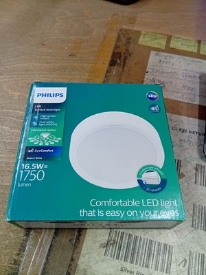Philips functional recessed LED light like new