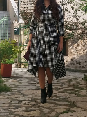 Φόρεμα σεμιζιε ασύμμετρο Addloft σαν καινούργιο, μαύρο και άσπρο