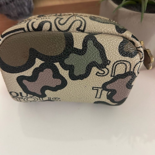 Tous Wallet 11x8x6 like new with defect