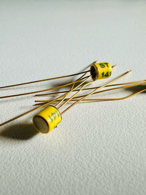 Sinclair Radionics ST141 NOS transistors, 3 pieces new