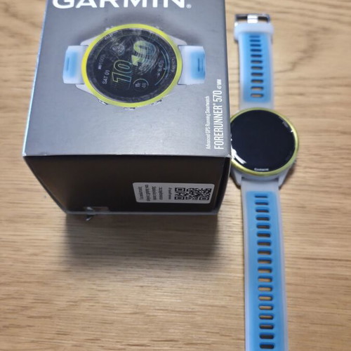 Garmin Forerunner 570 smartwatch like new
