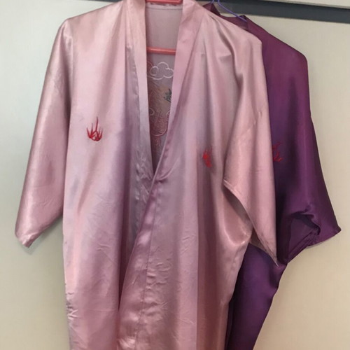 Satin kimono lilac and purple like new, one size unisex, set of 2