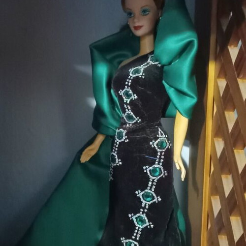 Bob Mackie vintage Barbie dolls with jewellery and original box new