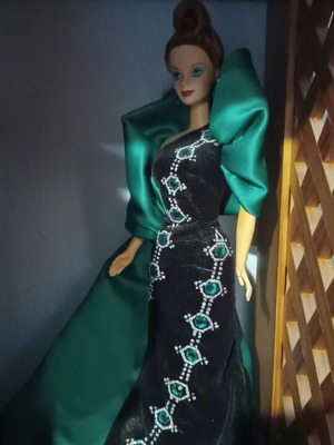 Bob Mackie vintage Barbie dolls with jewellery and original box new