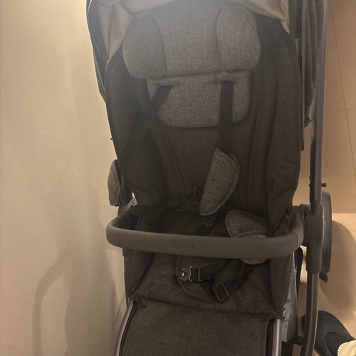 BabyStyle Oyster 3 stroller like new with car transport egg