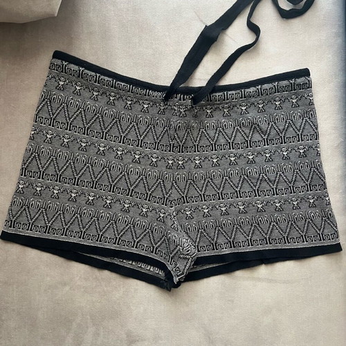 Mariofresh knitted shorts size small like new, black