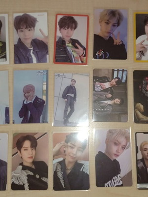 Stray Kids Photocards like new, Kpop collectible