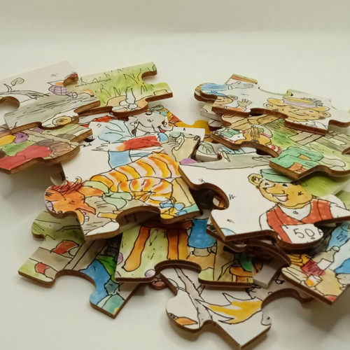 Ξύλινο παζλ Puzzle "Klatremus og de andre dyrene i Hakkebakkeskogen" 25 κμτ. σαν καινούργιο