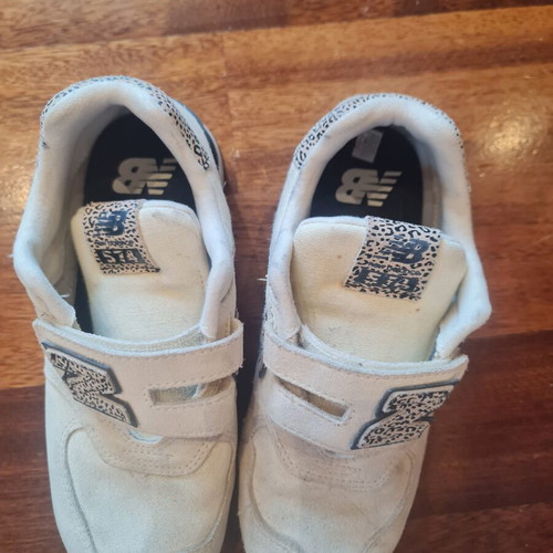 New Balance sneakers used, size 35, off-white