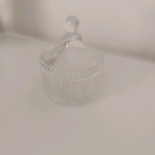Fountainiera with embossed ribbed design like new