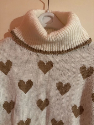 Crop top sweater like new, beige with brown hearts and turtleneck