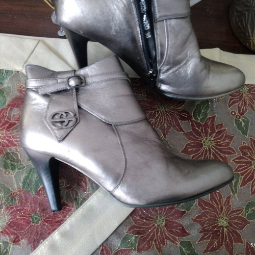 Silver boots like new, size about 37