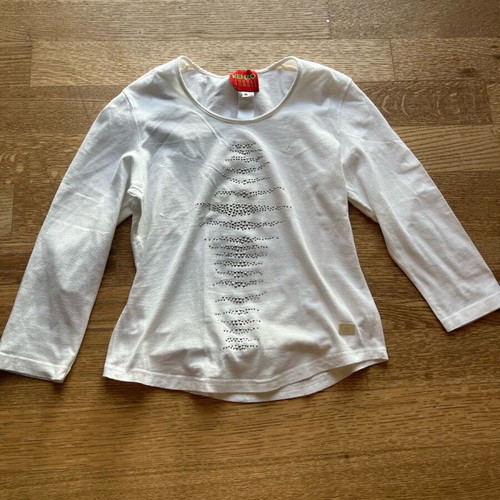 White long sleeve T-shirt with ring stones like new, size M