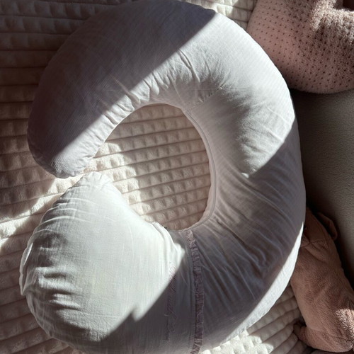 Hera Nursing Pillow used