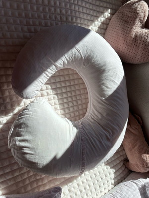 Hera Nursing Pillow used