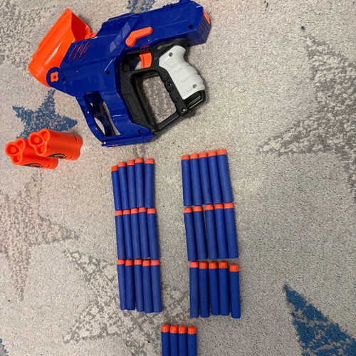Nerf N-Strike Elite Sheelstrike DS-6 like new, triple dart blaster