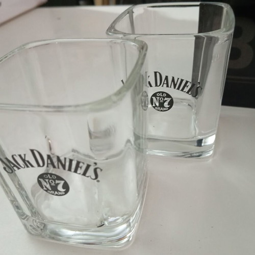 Jack Daniel's Old No7 brand set with 6 whiskey glasses and metal box new