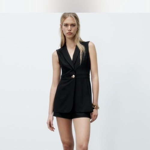 Zara sleeveless vest with shorts, new, black, size M