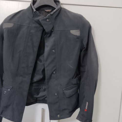 Dainese Moto Women's Short Jacket like new with internal lining and elbow protectors